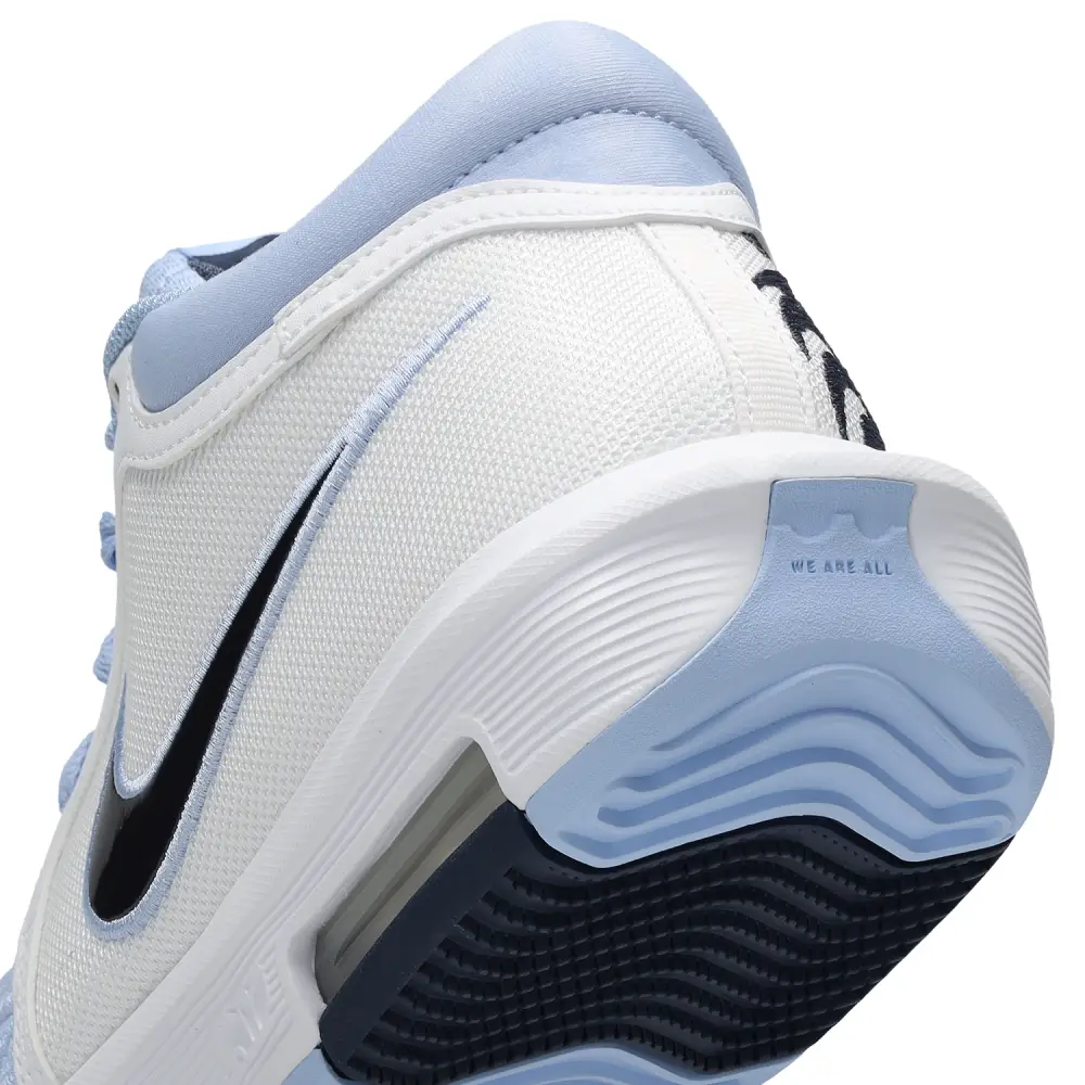 Nike Lebron Witness Viii  Men 