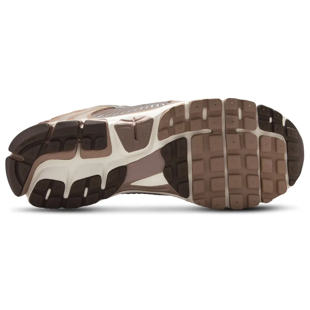 Nike Zoom Vomero 5  Men 