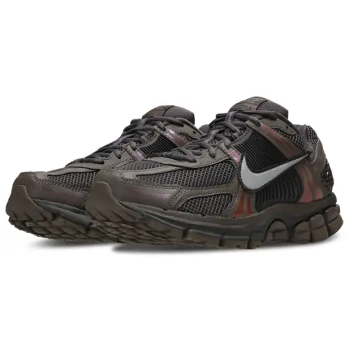 Nike Zoom Vomero 5  Men 