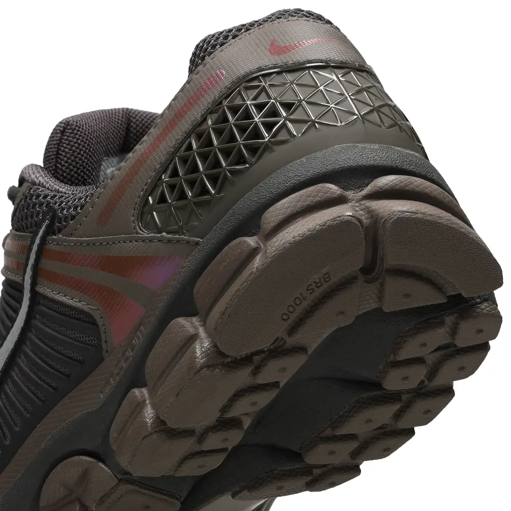Nike Zoom Vomero 5  Men 