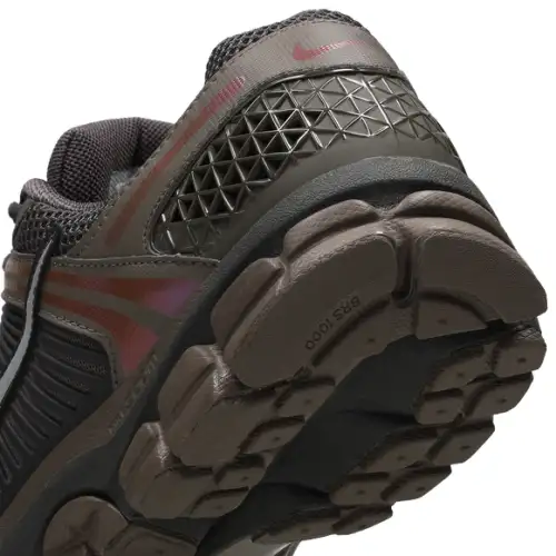 Nike Zoom Vomero 5  Men 
