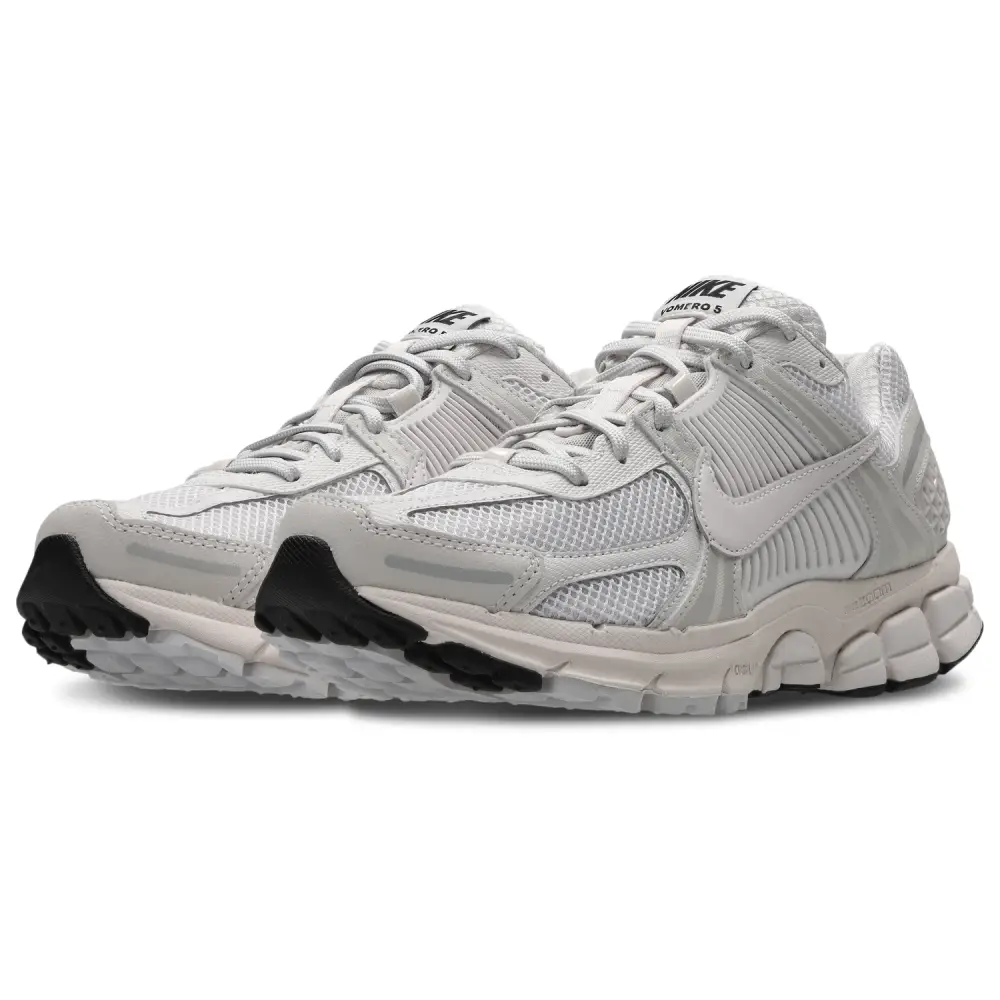 Nike Zoom Vomero 5  Men 