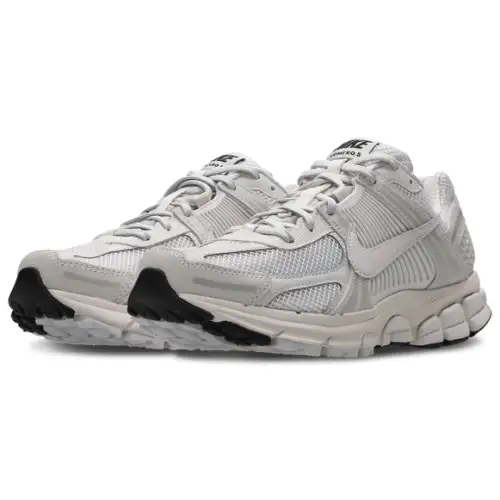 Nike Zoom Vomero 5  Men 