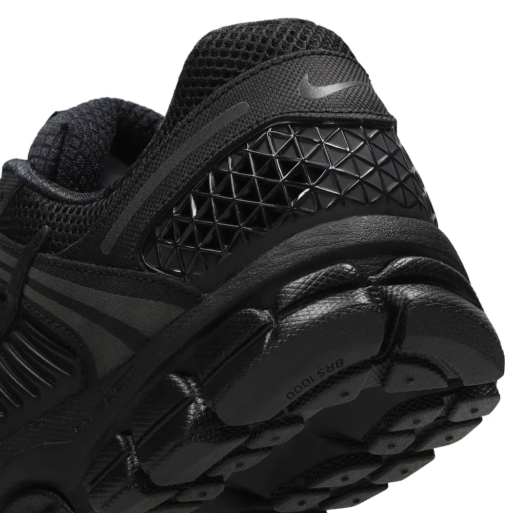 Nike Zoom Vomero 5  Men 