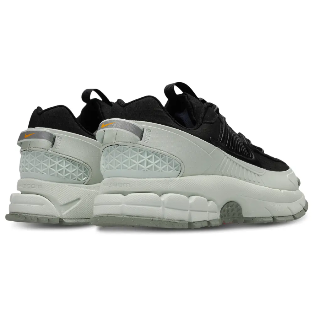 Nike Zoom Vomero Roam  Men 