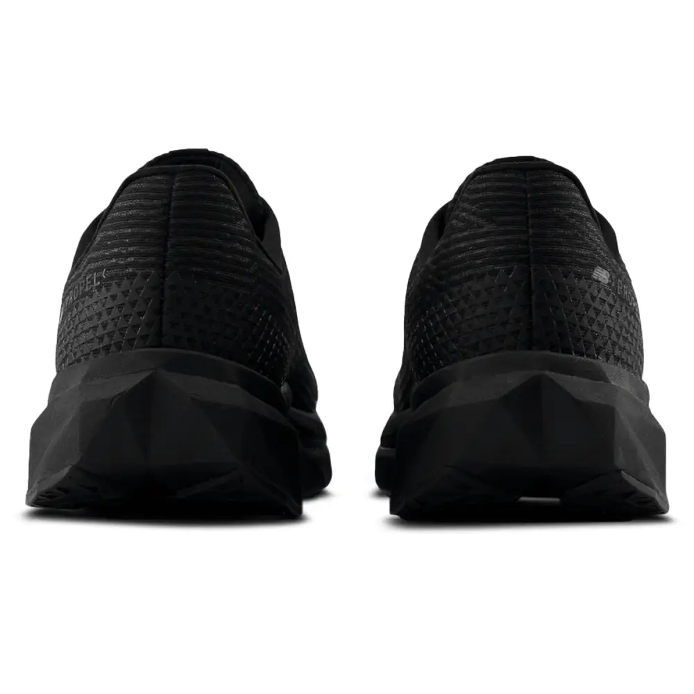 New Balance Fuelcell Propel V5  Men 