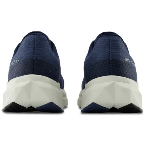 New Balance Fuelcell Propel V5  Men 