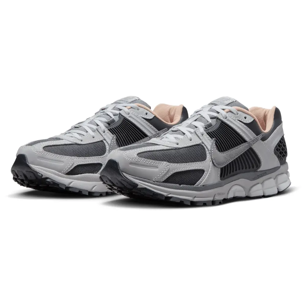 Nike Zoom Vomero 5  Men 