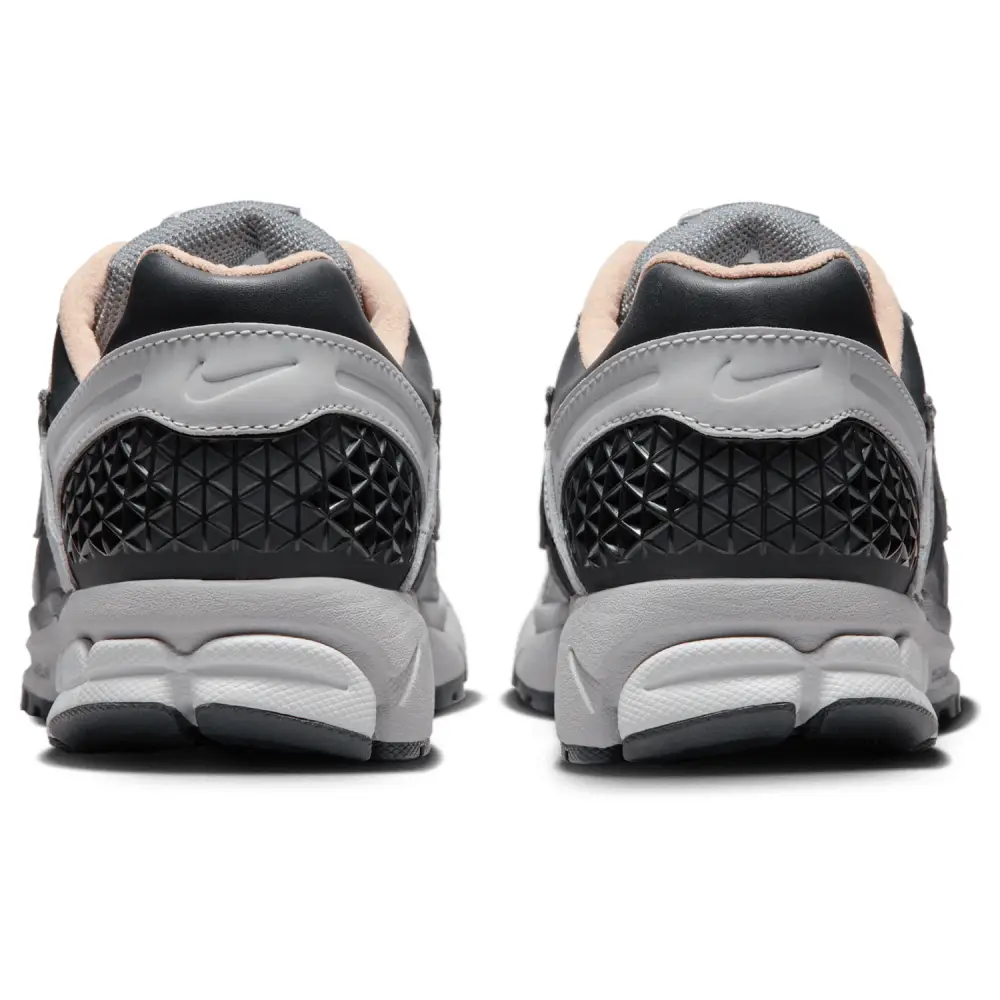 Nike Zoom Vomero 5  Men 
