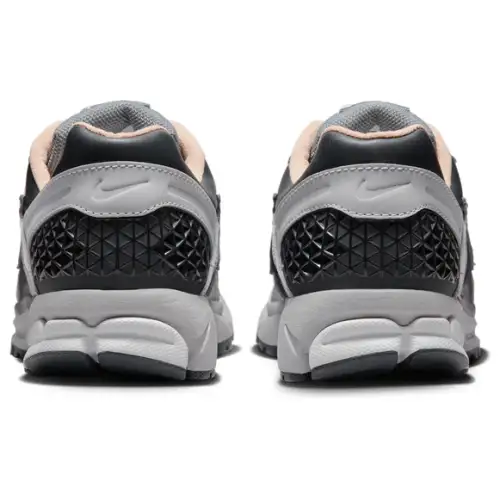Nike Zoom Vomero 5  Men 