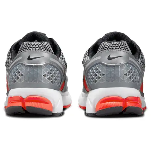 Nike Zoom Vomero 5  Men 