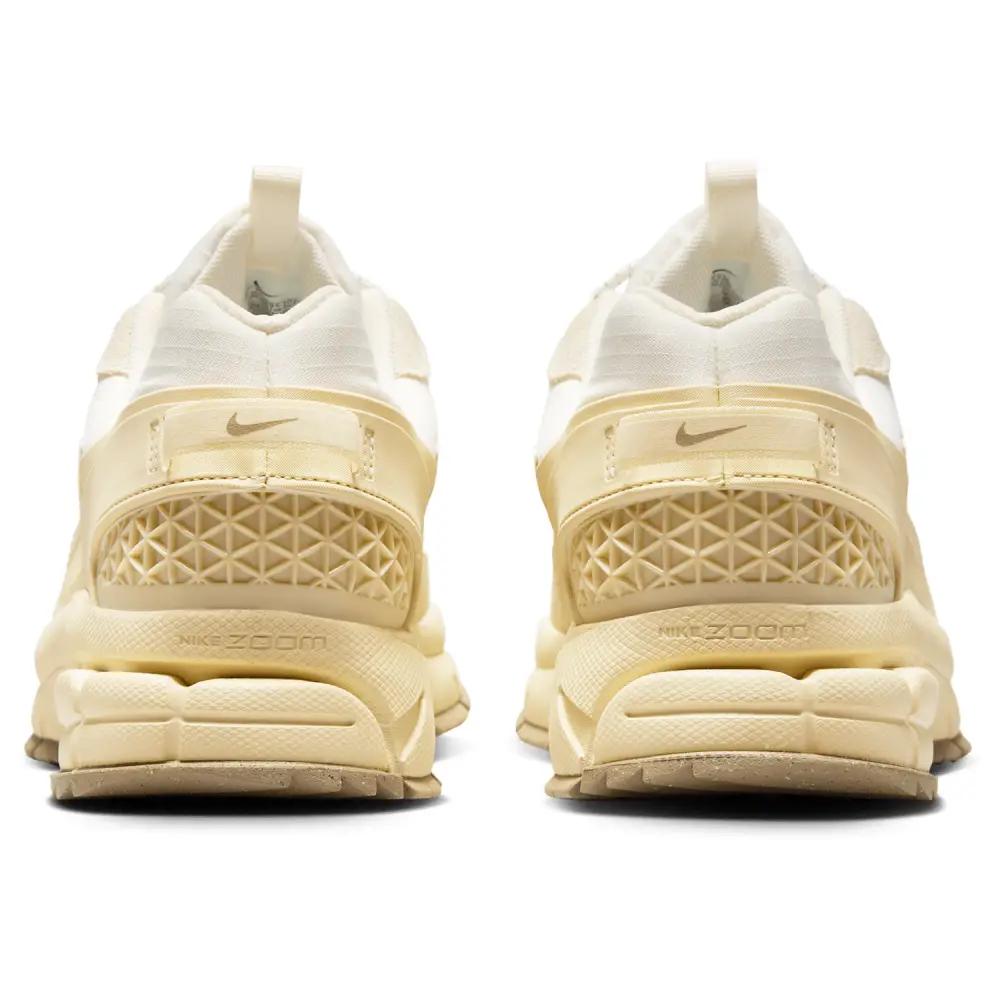 Nike Zoom Vomero Roam  Men 