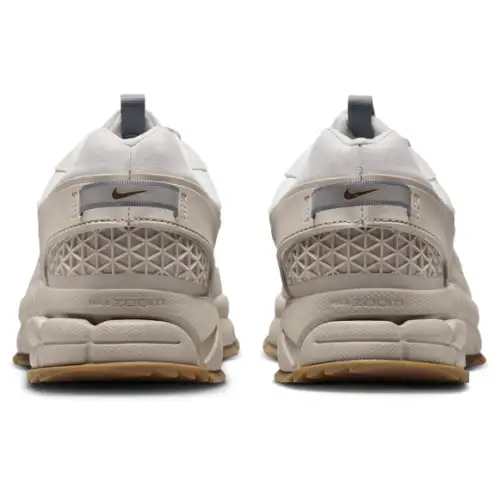 Nike Zoom Vomero Roam  Men 