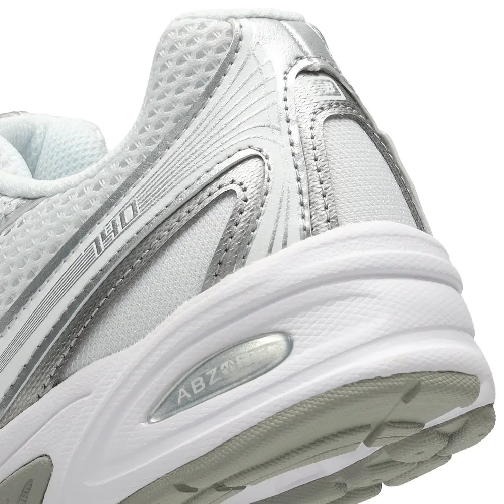 New Balance 740  Women 