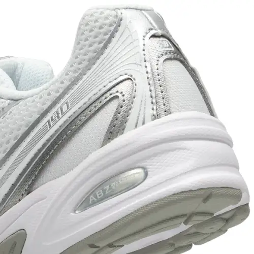 New Balance 740  Women 