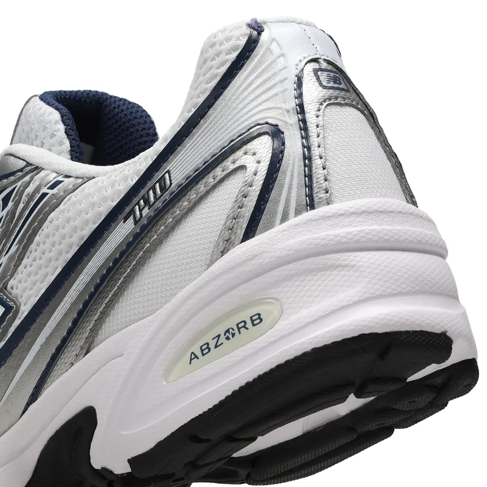New Balance 740  Women 