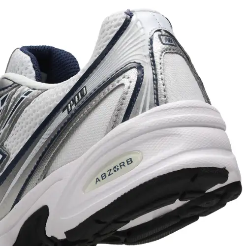 New Balance 740  Women 