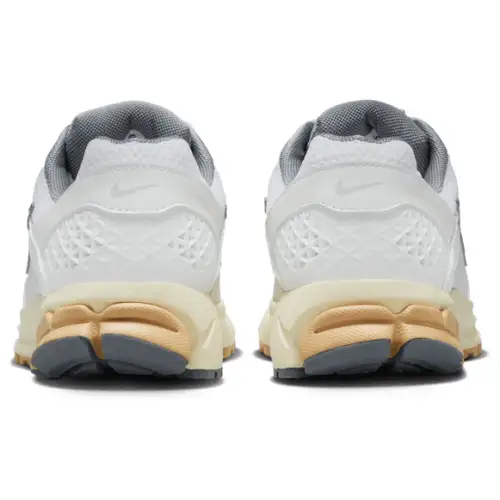 Nike Zoom Vomero 5  Women 