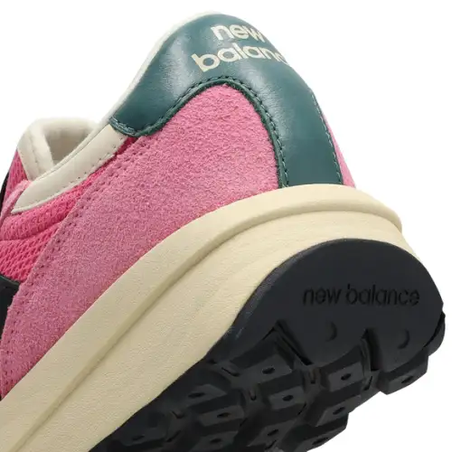 New Balance 370  Women 