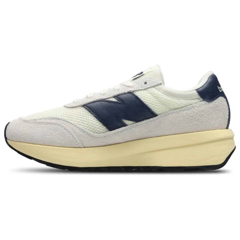 New Balance 370  Women 