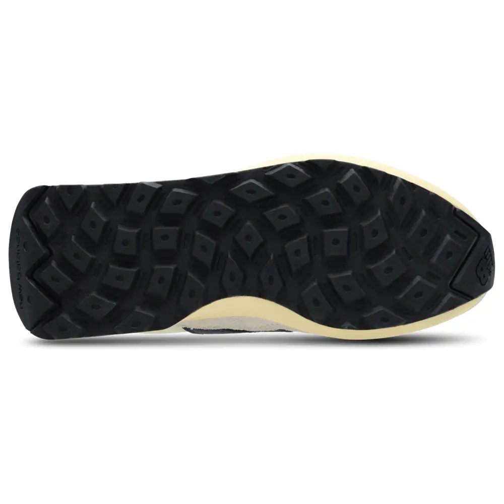 New Balance 370  Women 