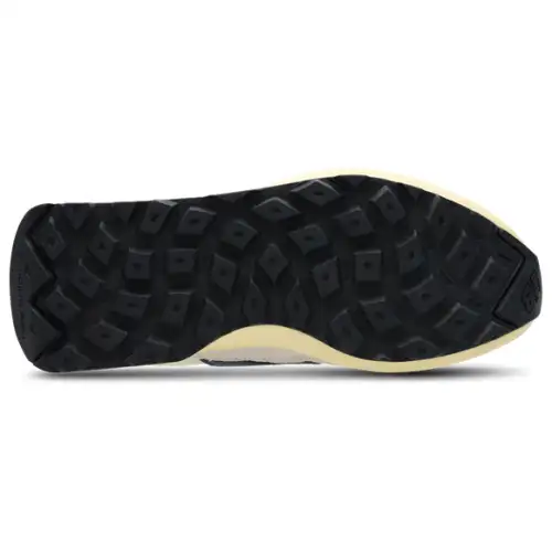 New Balance 370  Women 