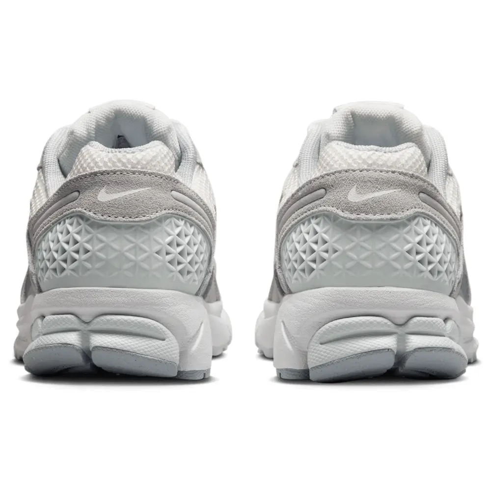 Nike Zoom Vomero 5  Women 