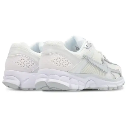 Nike Zoom Vomero 5  Women 