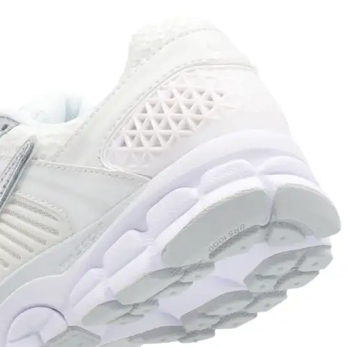 Nike Zoom Vomero 5  Women 