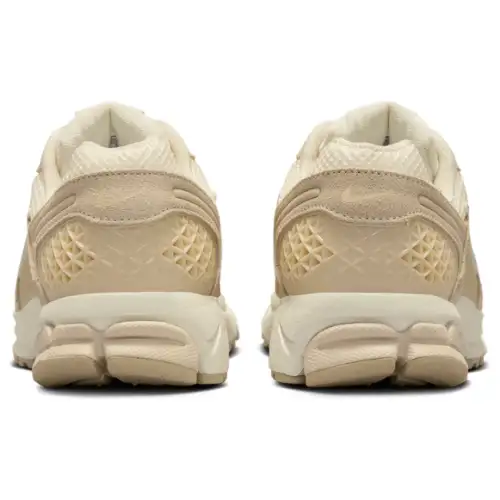 Nike Zoom Vomero 5  Women 