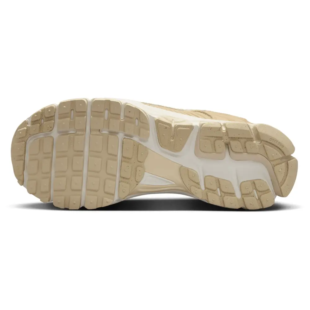 Nike Zoom Vomero 5  Women 
