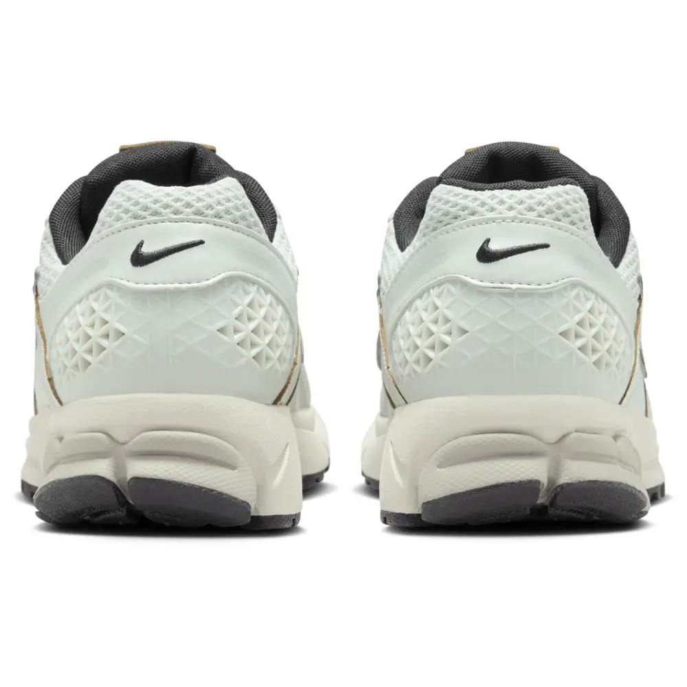 Nike Zoom Vomero 5  Women 