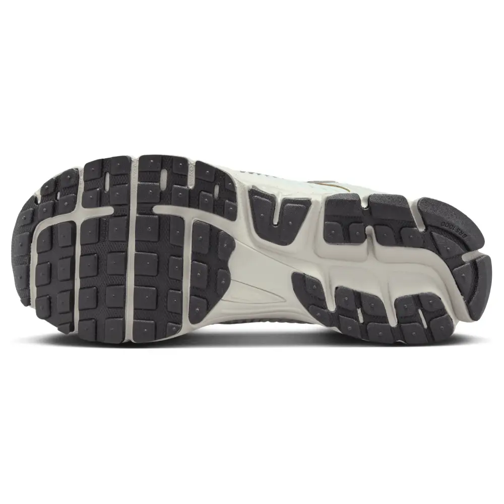 Nike Zoom Vomero 5  Women 