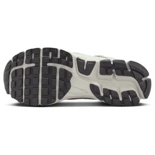 Nike Zoom Vomero 5  Women 