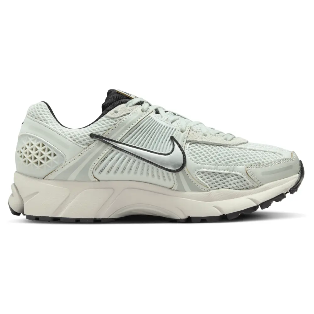 Nike Zoom Vomero 5  Women 
