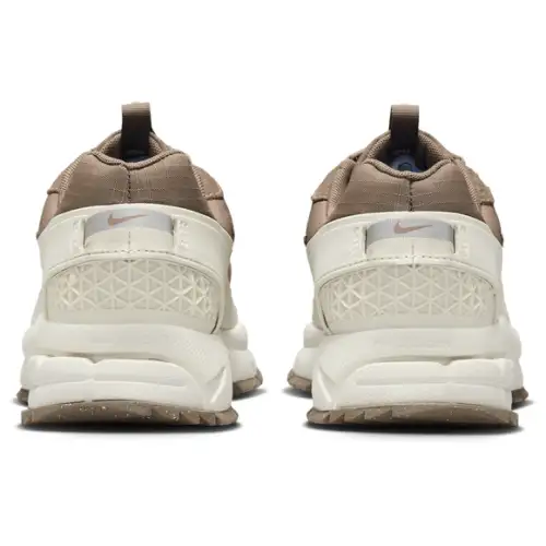 Nike Zoom Vomero Roam  Women 