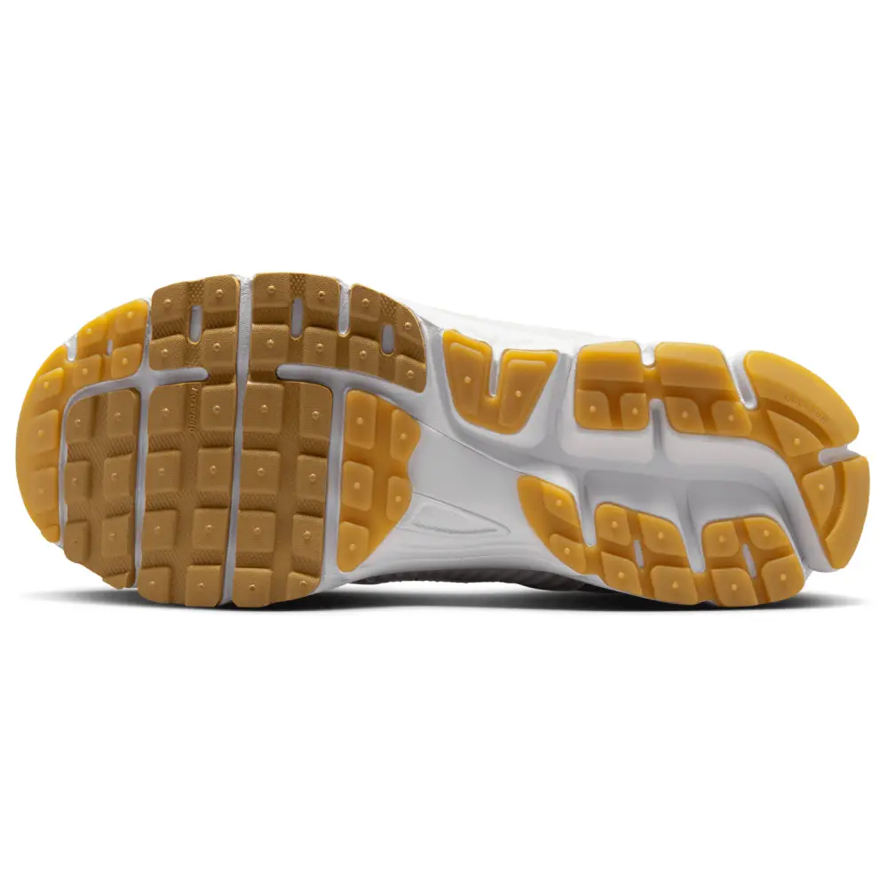 Nike Zoom Vomero Roam  Men 
