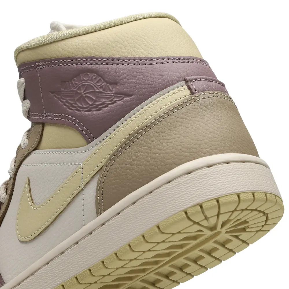 Jordan 1 Mid  Women 