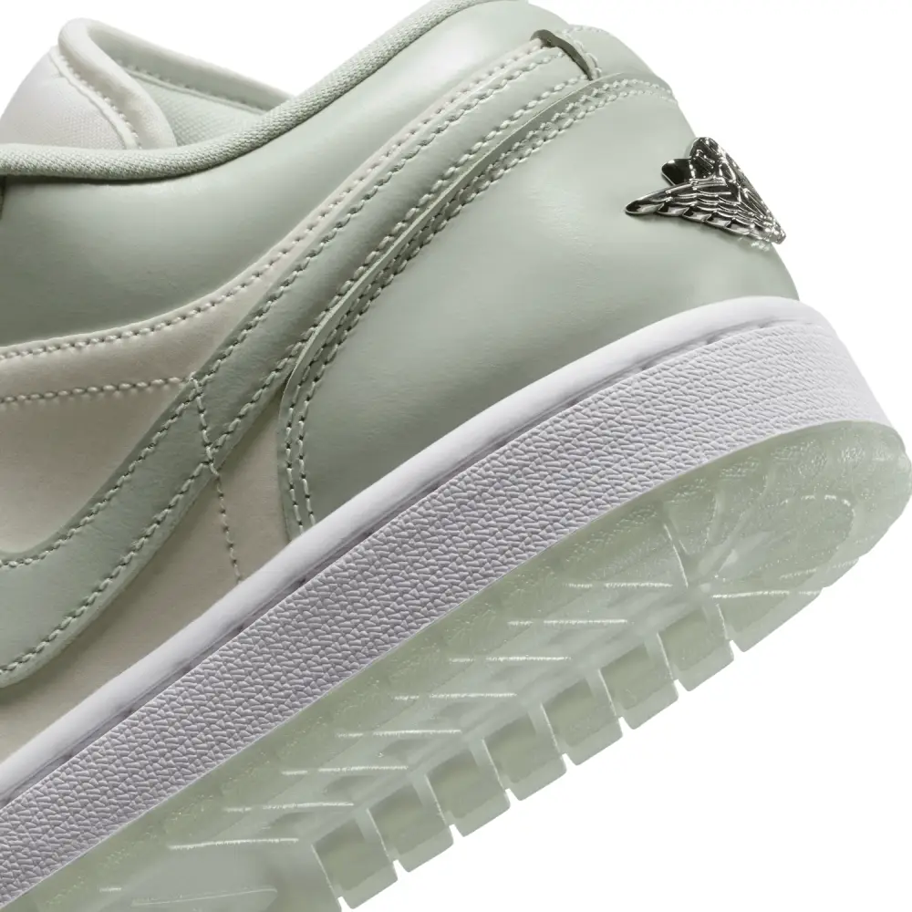 Jordan 1 Mid  Men 