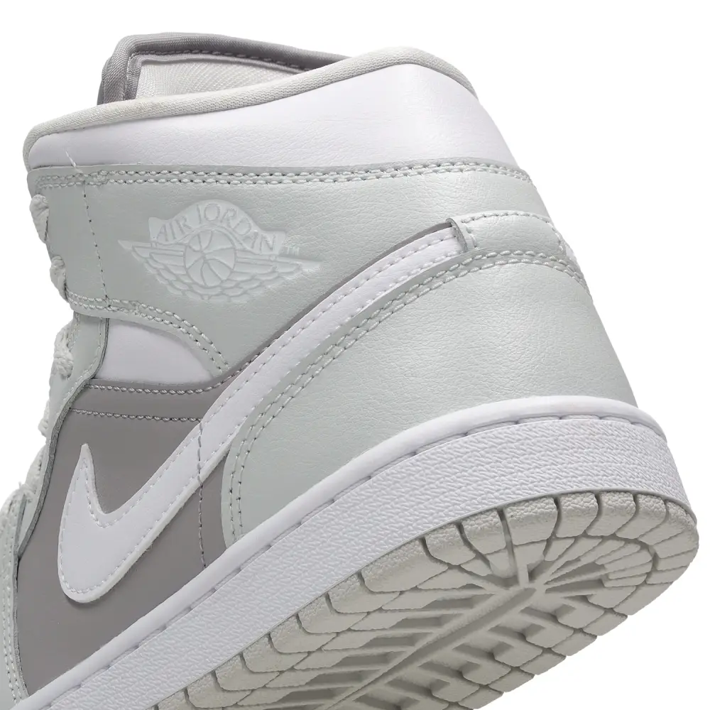 Jordan 1 Mid  Women 