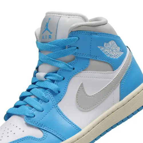 Jordan 1 Mid  Women 